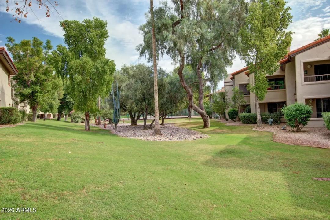 Real Estate Picture 22
