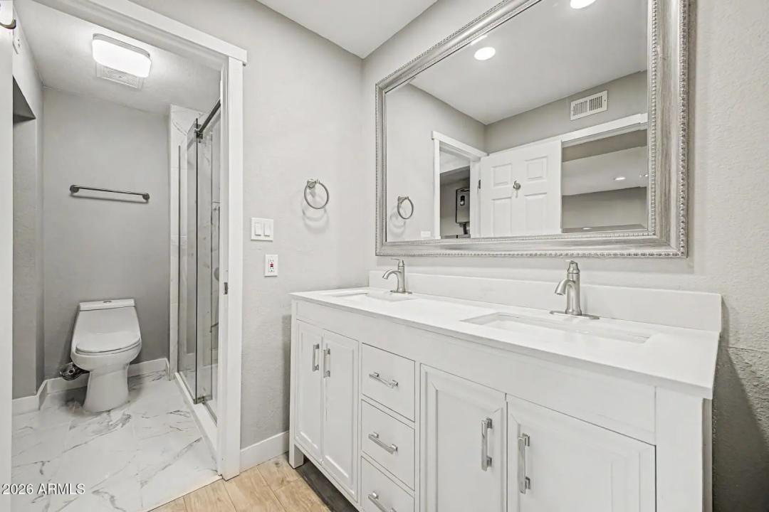 Real Estate Picture 14