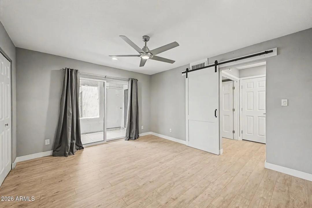 Real Estate Picture 12