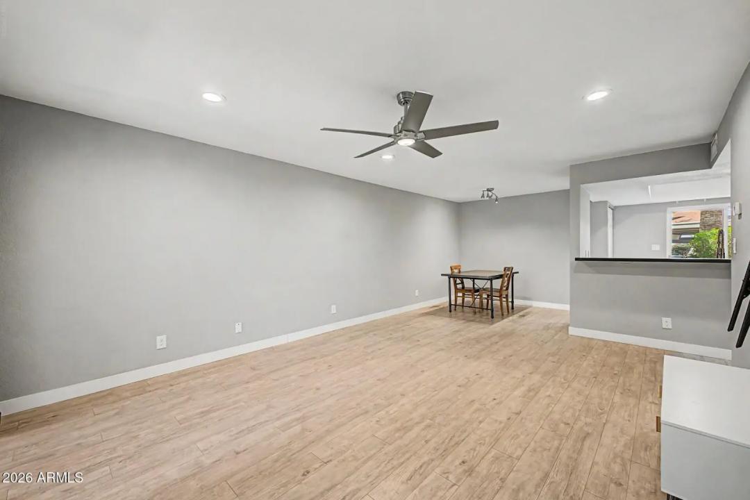 Real Estate Picture 5