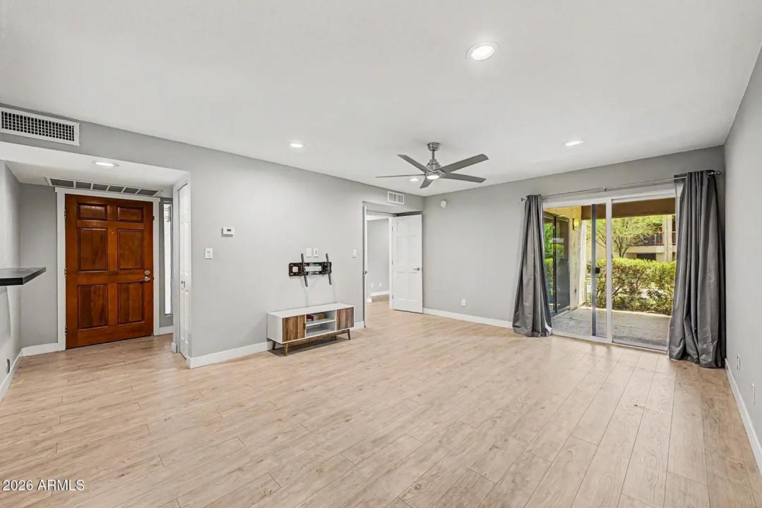 Real Estate Picture 6