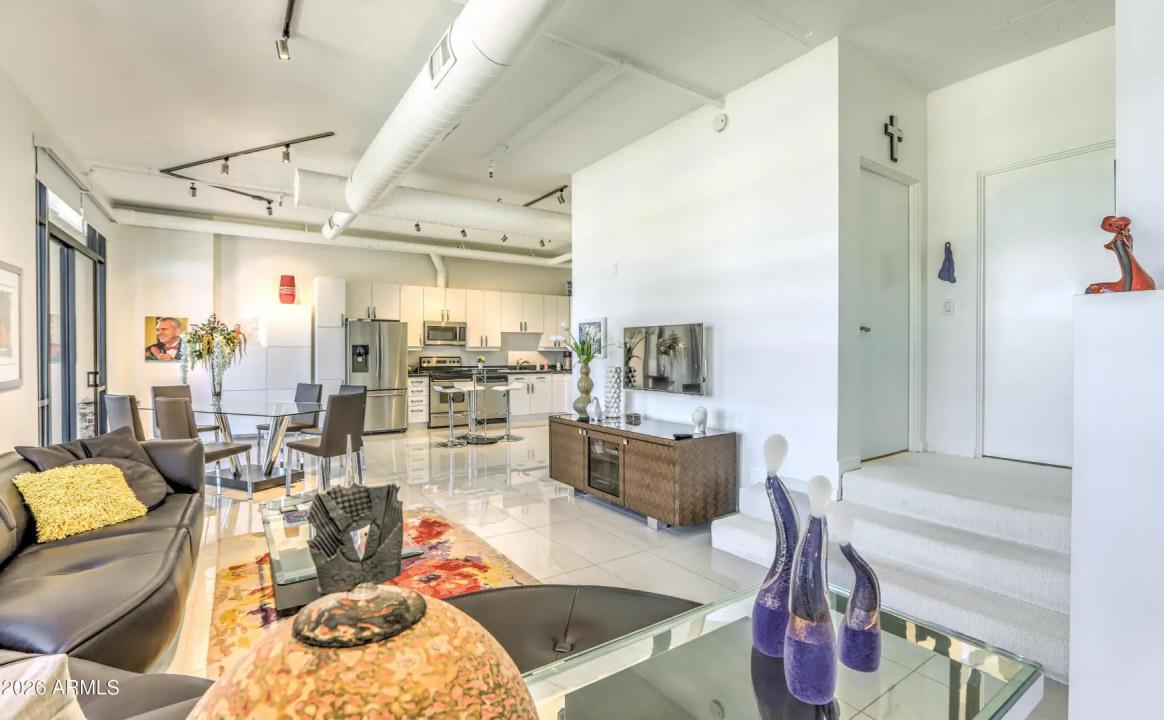 Real Estate Picture 12
