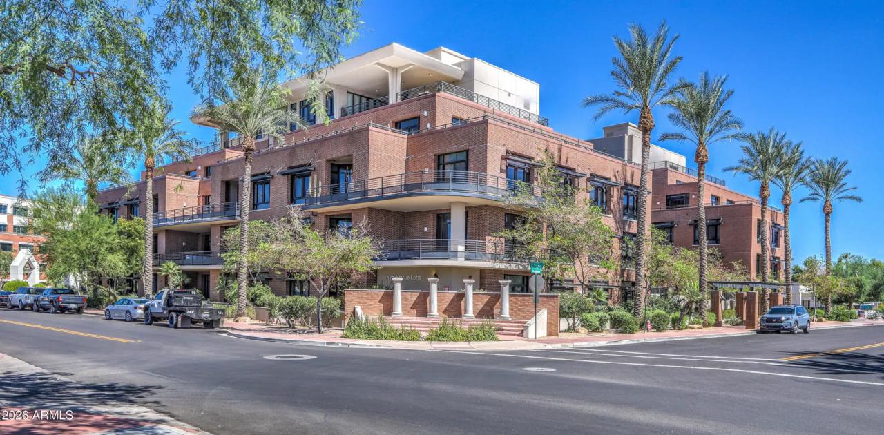 Real Estate Picture 3