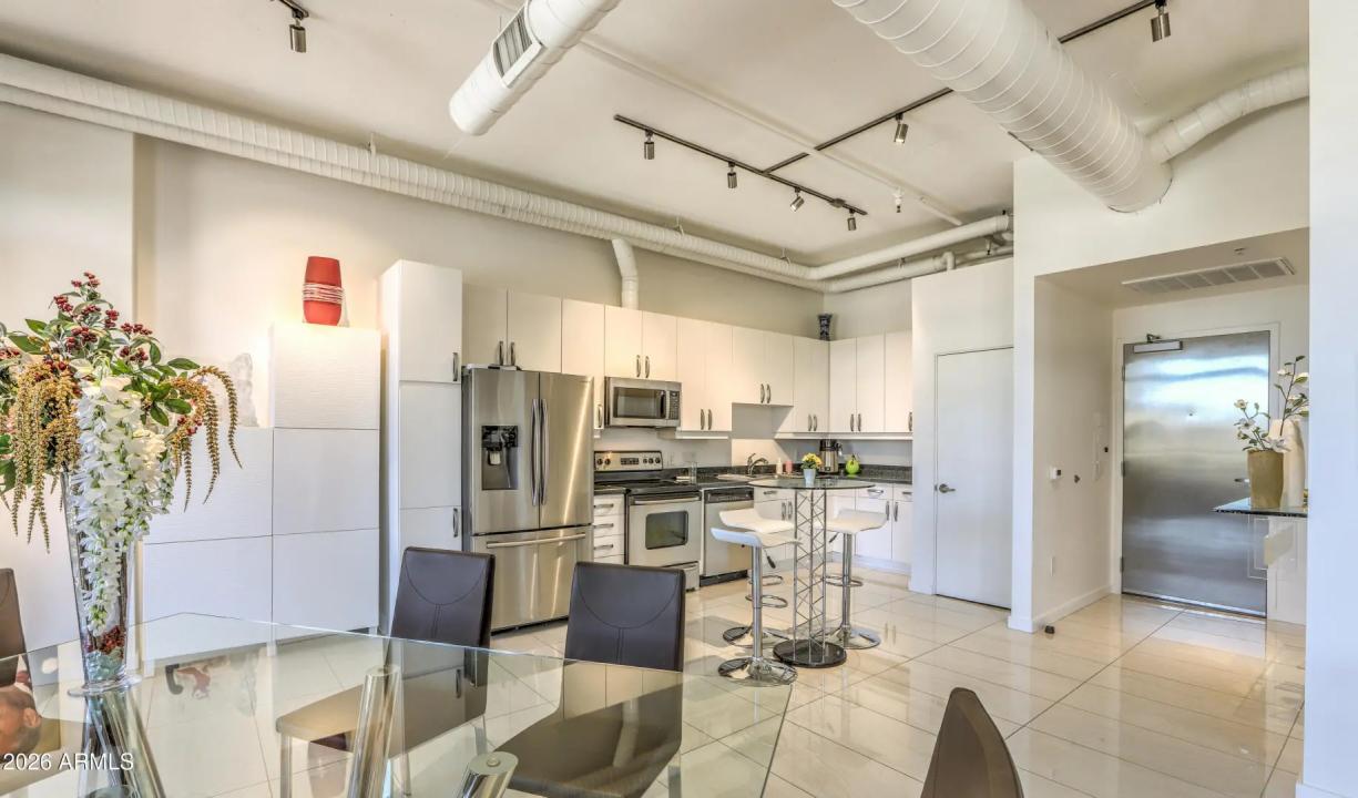 Real Estate Picture 10