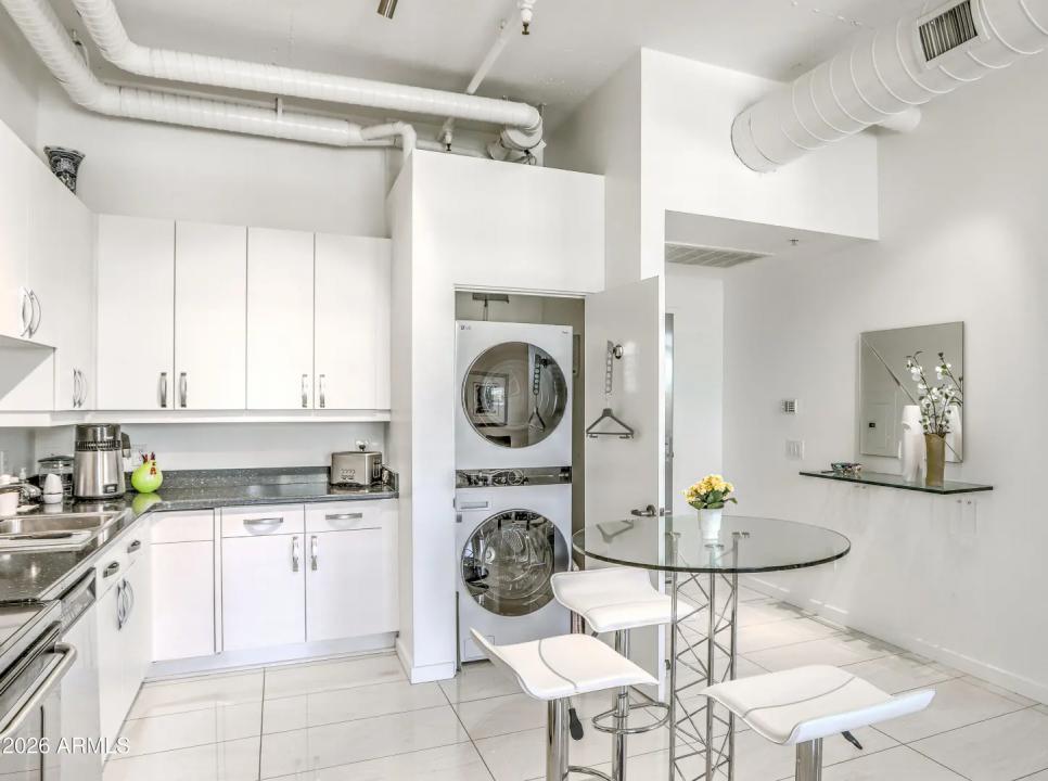 Real Estate Picture 11