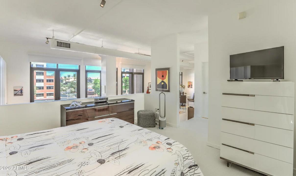Real Estate Picture 14