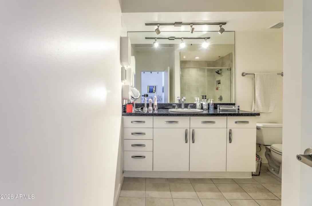 Real Estate Picture 15