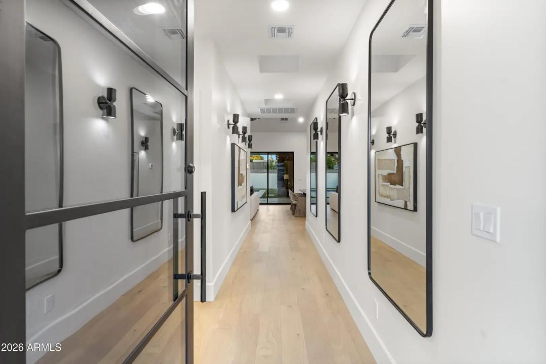 Real Estate Picture 3