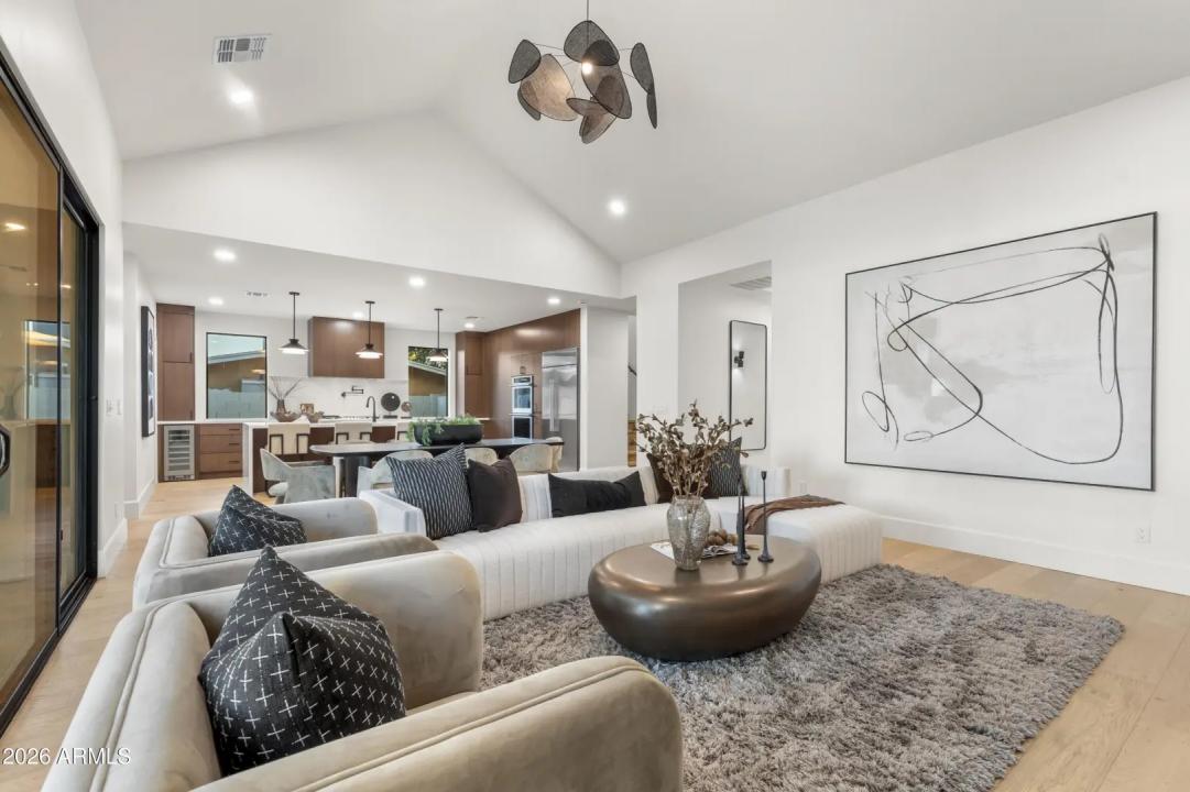 Real Estate Picture 8