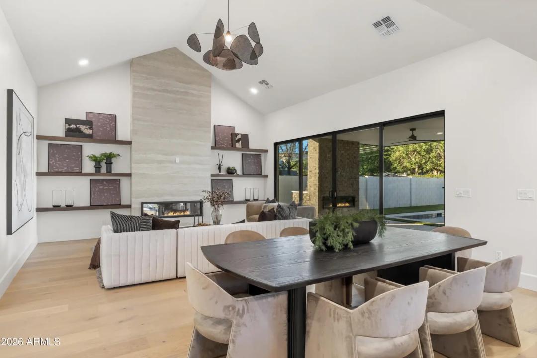 Real Estate Picture 11
