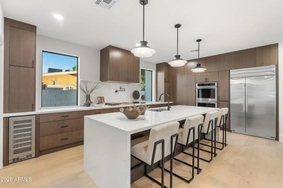 Real Estate Picture 12