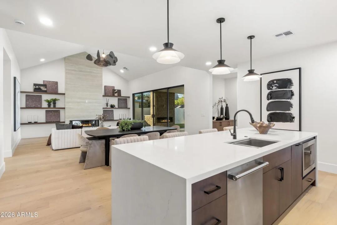 Real Estate Picture 13