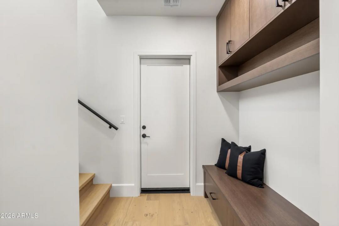 Real Estate Picture 18
