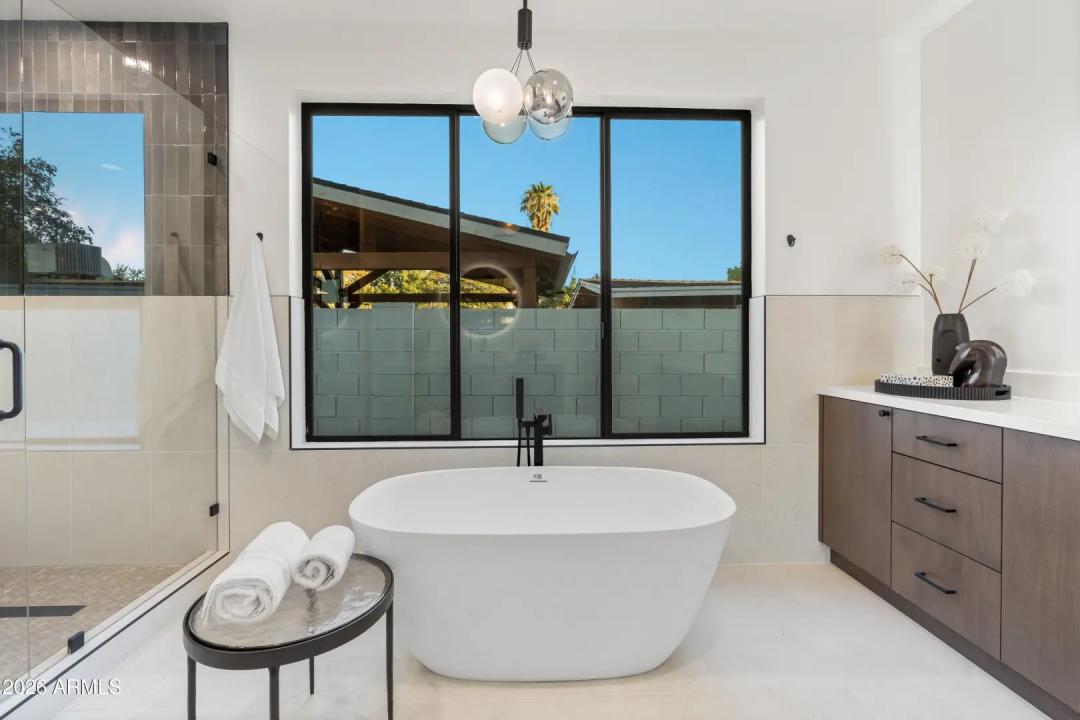 Real Estate Picture 25