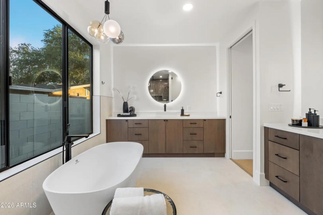 Real Estate Picture 30