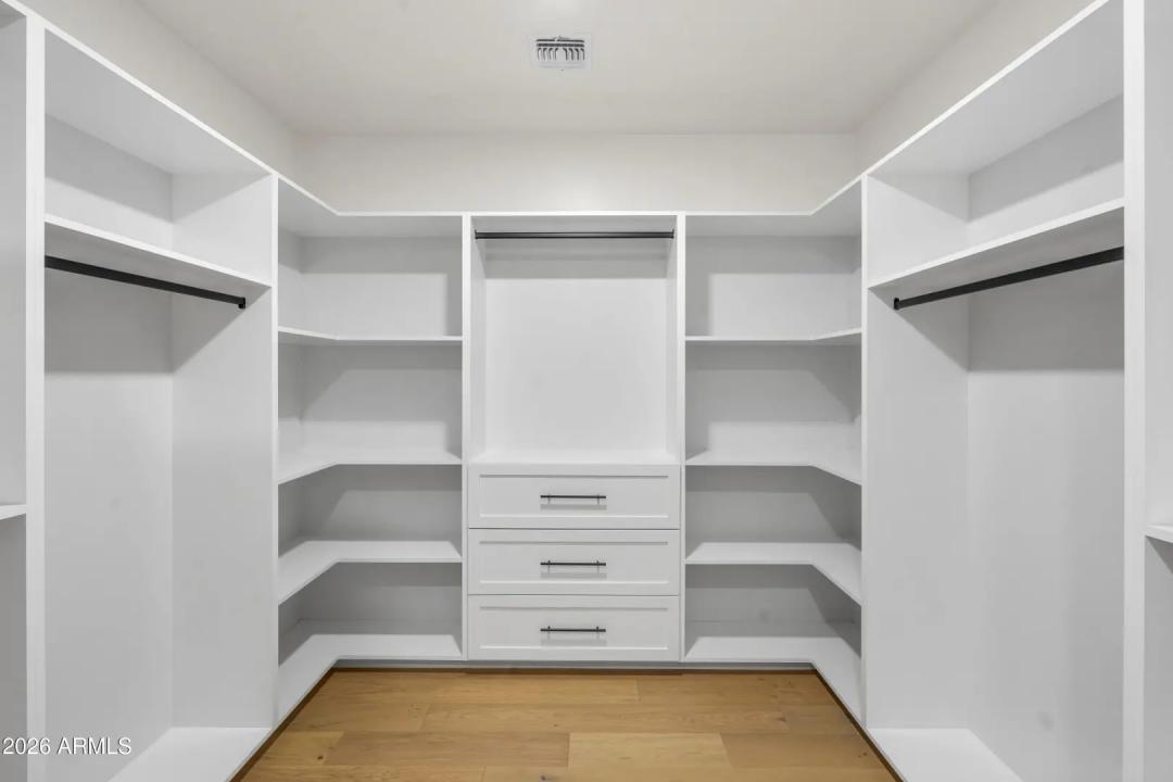 Real Estate Picture 32