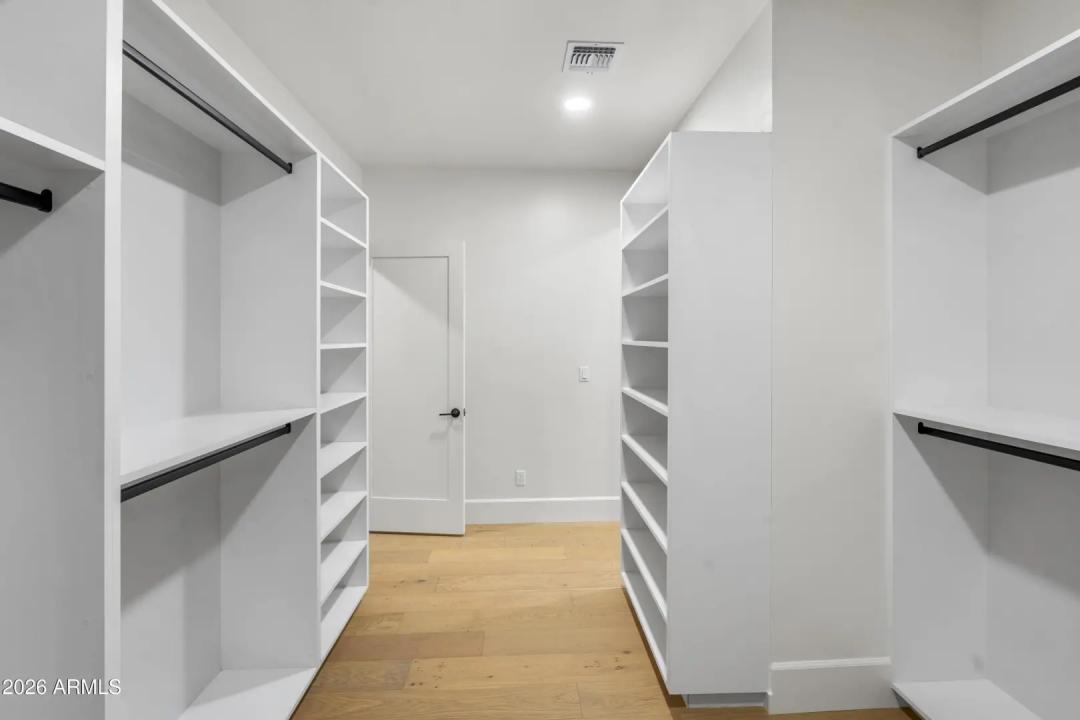 Real Estate Picture 33