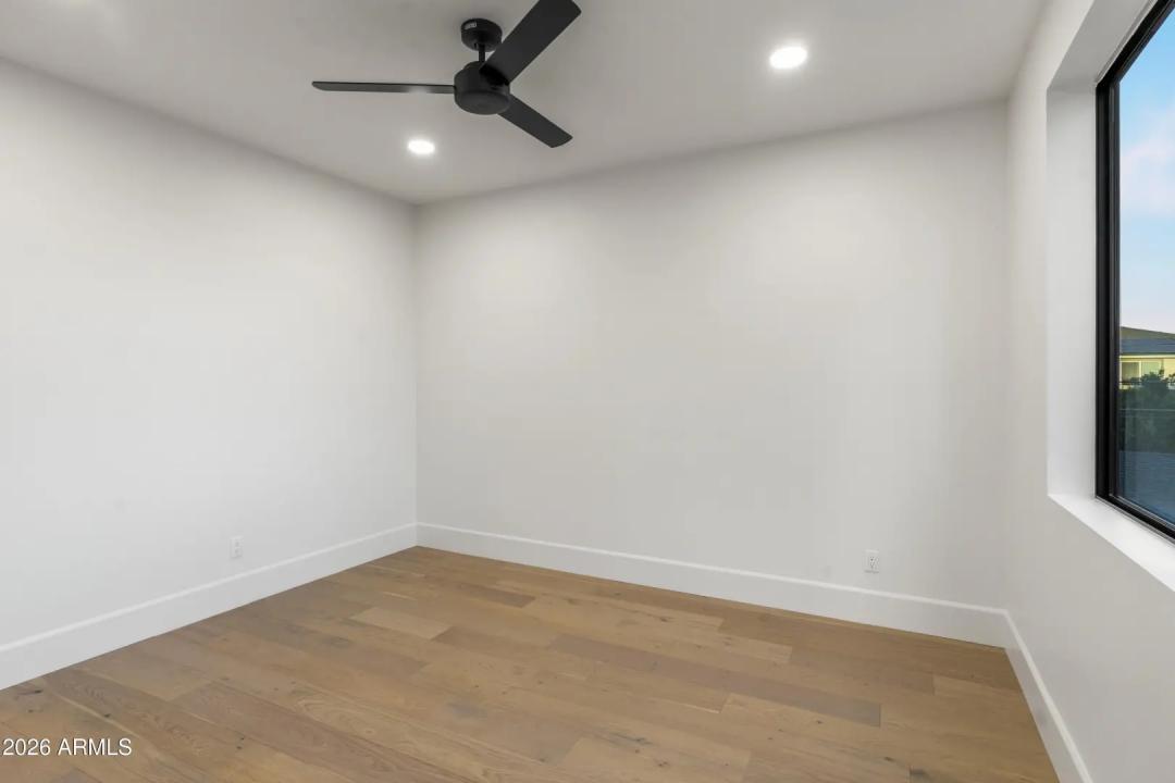 Real Estate Picture 36