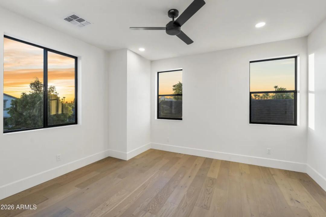 Real Estate Picture 42