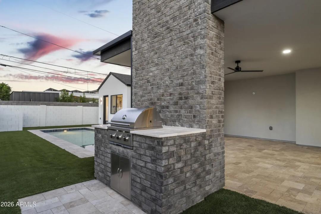 Real Estate Picture 50