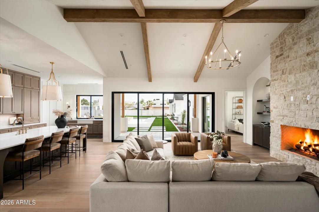 Real Estate Picture 4