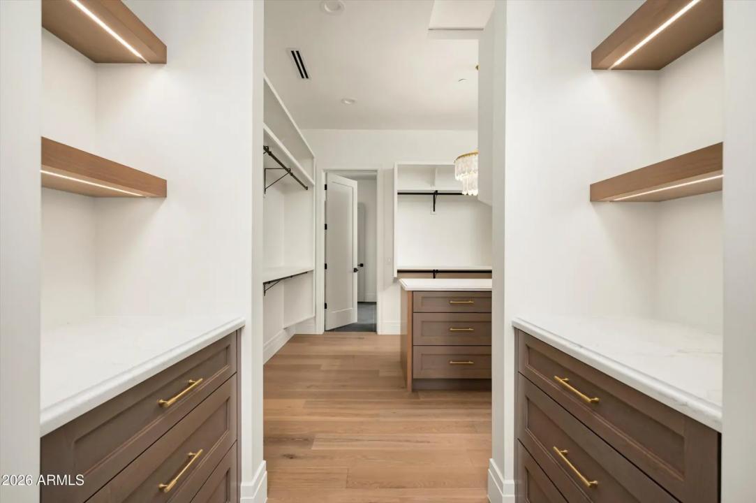 Real Estate Picture 15