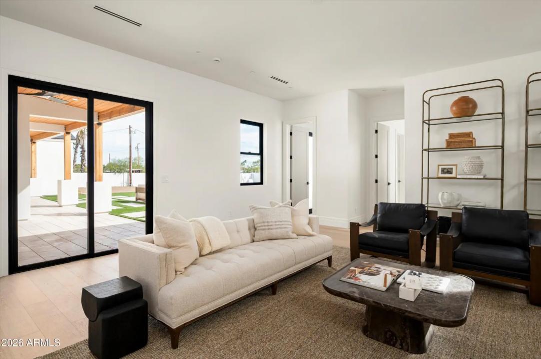 Real Estate Picture 16