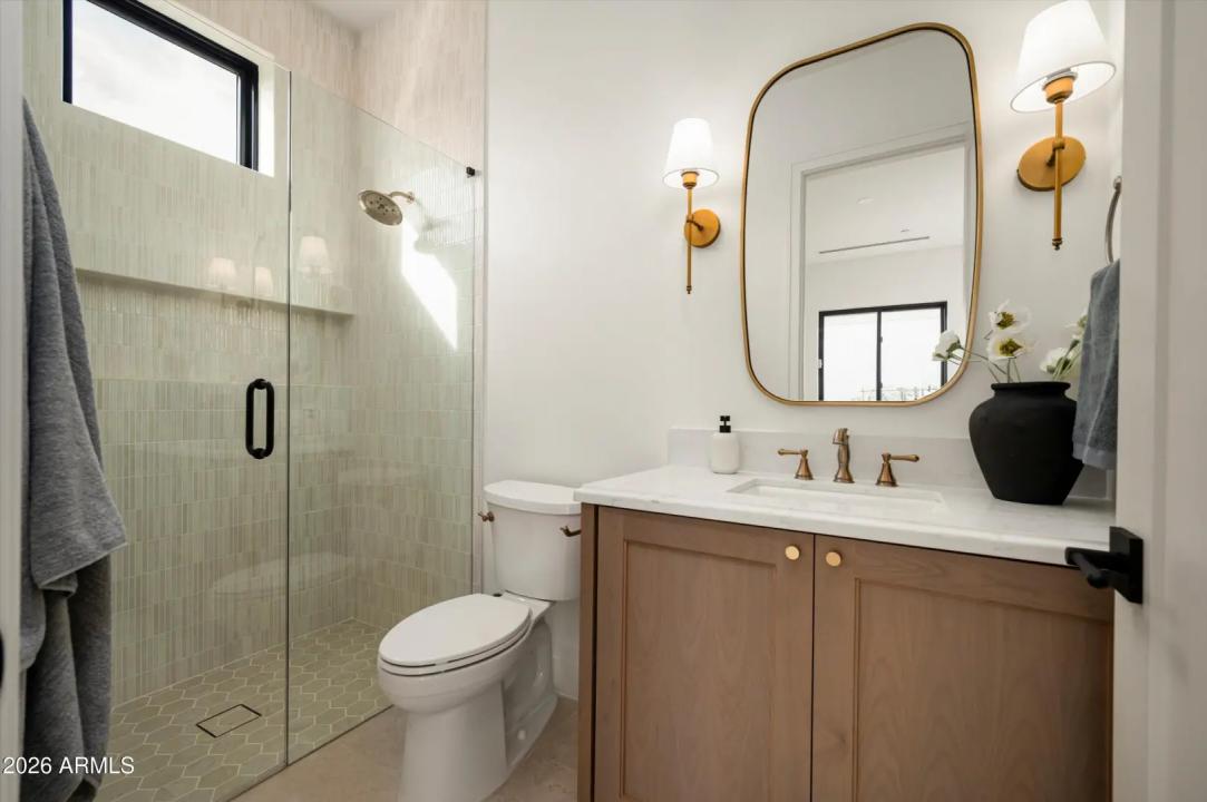 Real Estate Picture 33