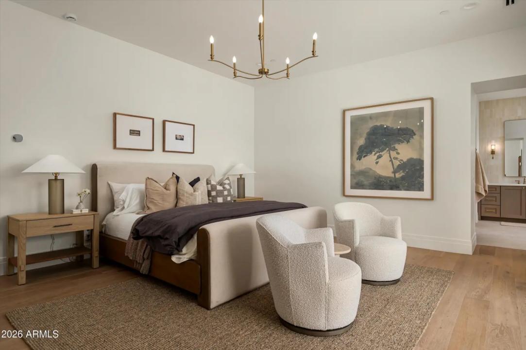 Real Estate Picture 11