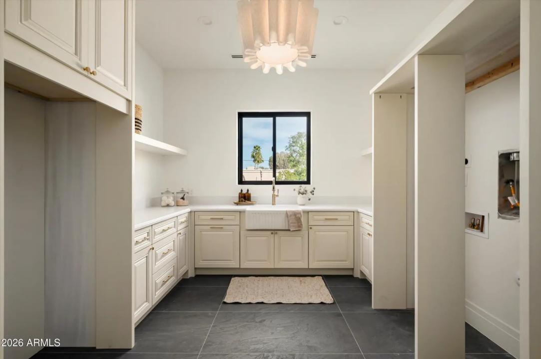 Real Estate Picture 37