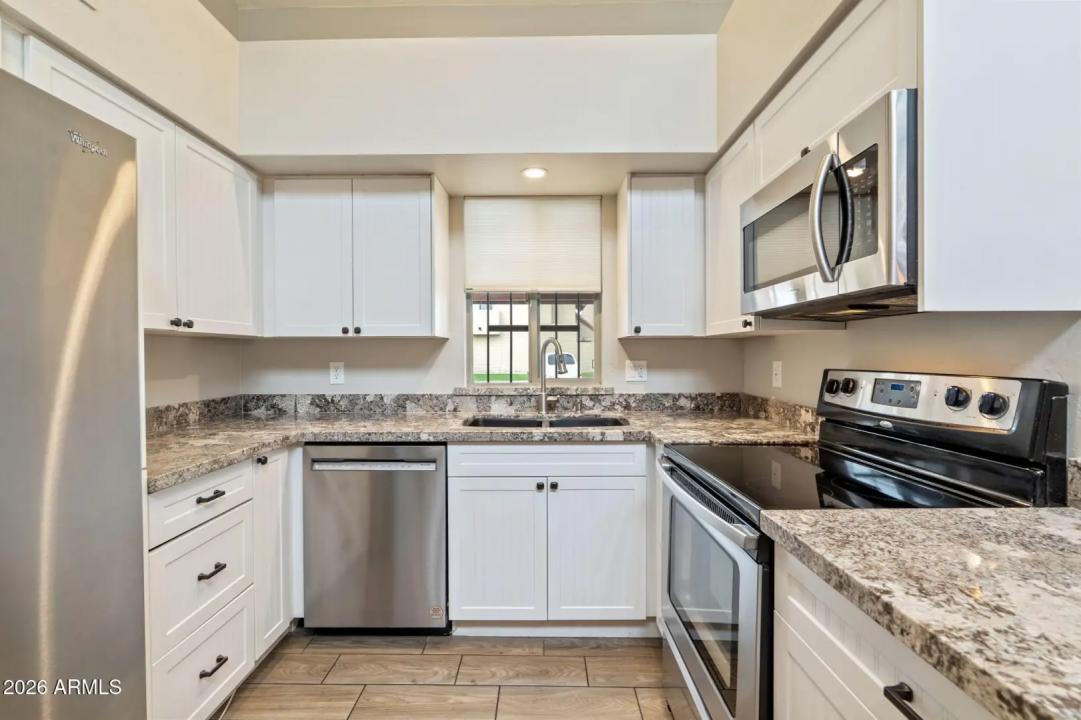 Real Estate Picture 11