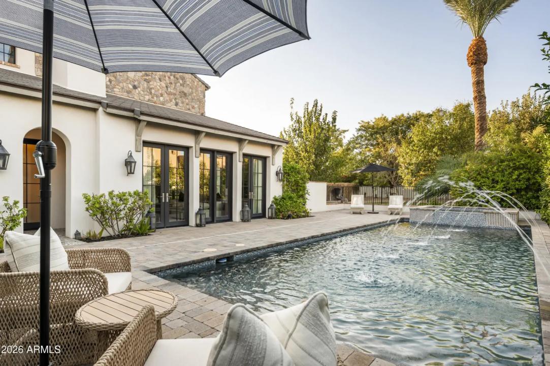 Real Estate Picture 9