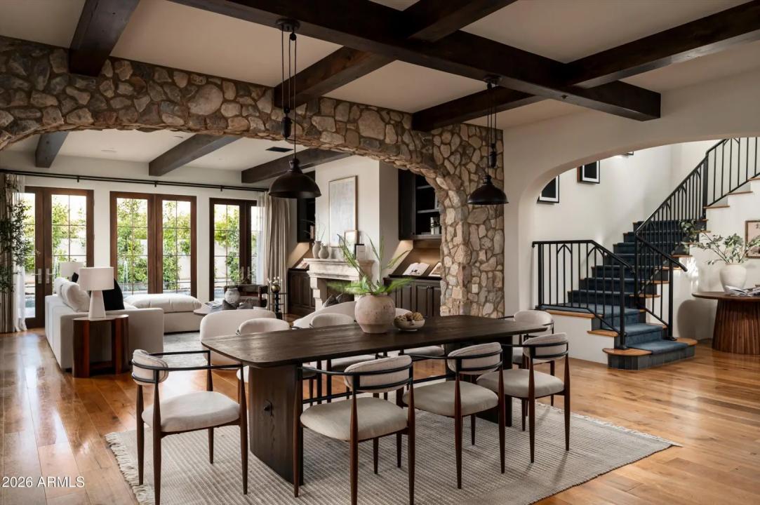 Real Estate Picture 11