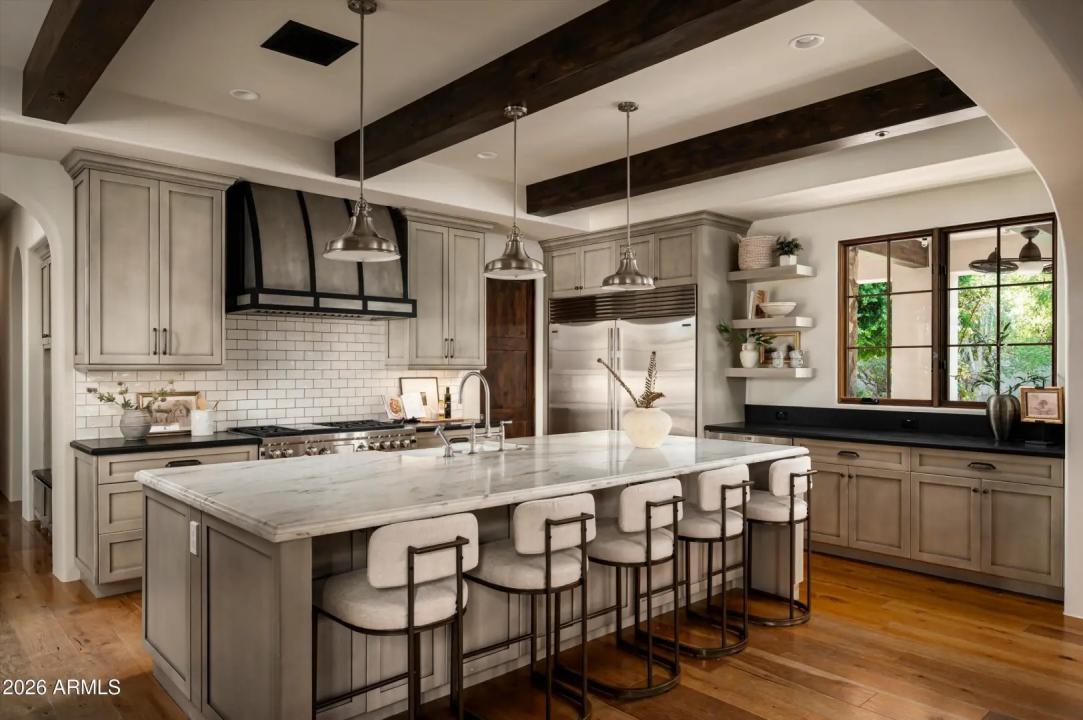 Real Estate Picture 12