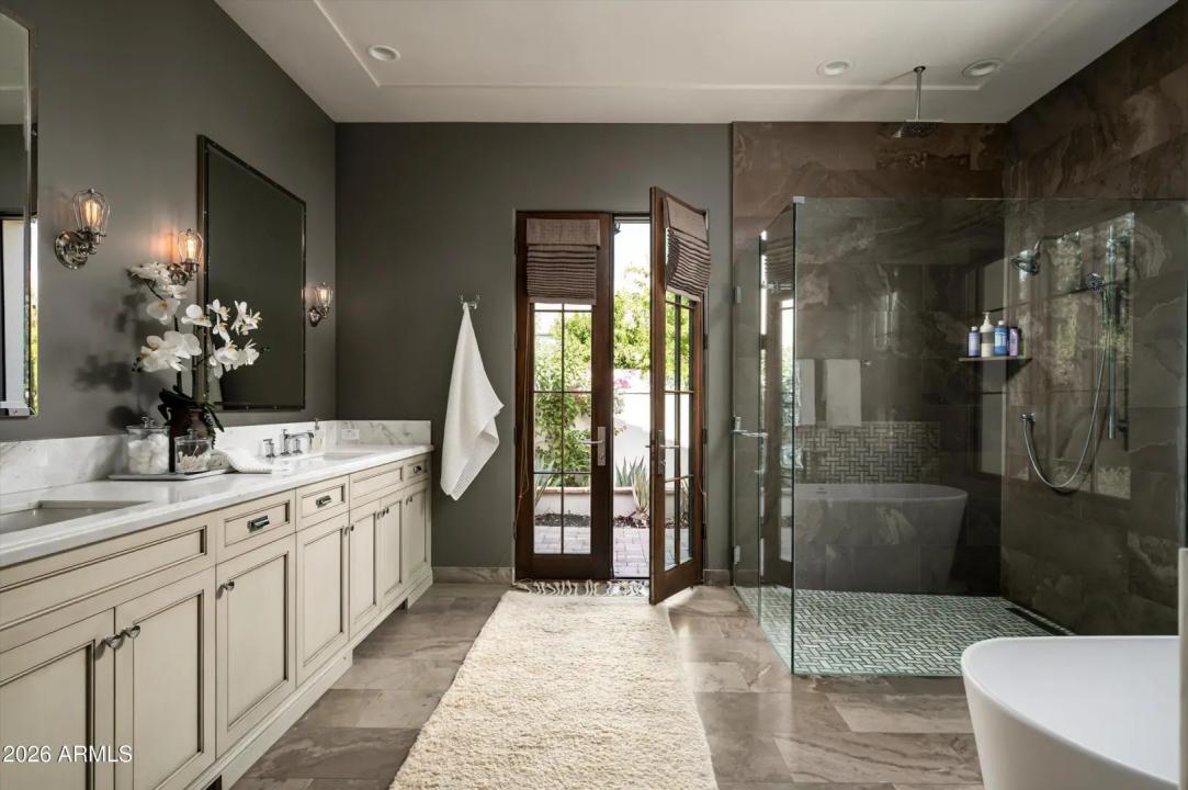 Real Estate Picture 25