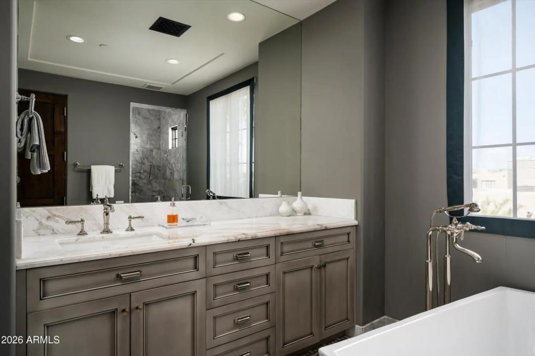 Real Estate Picture 32