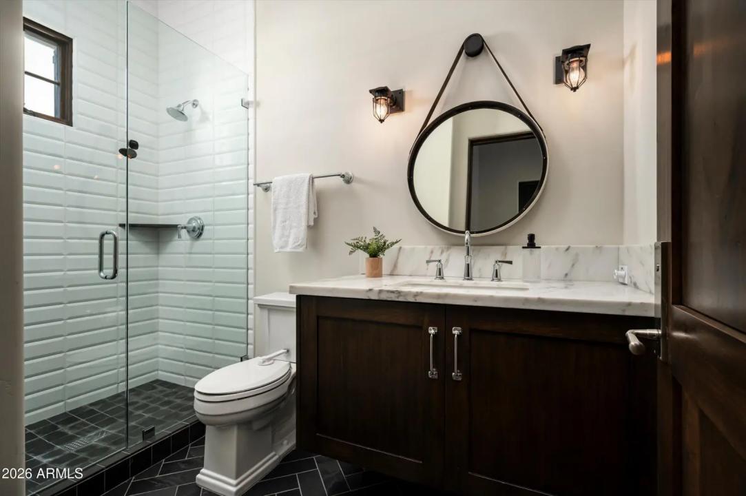 Real Estate Picture 37