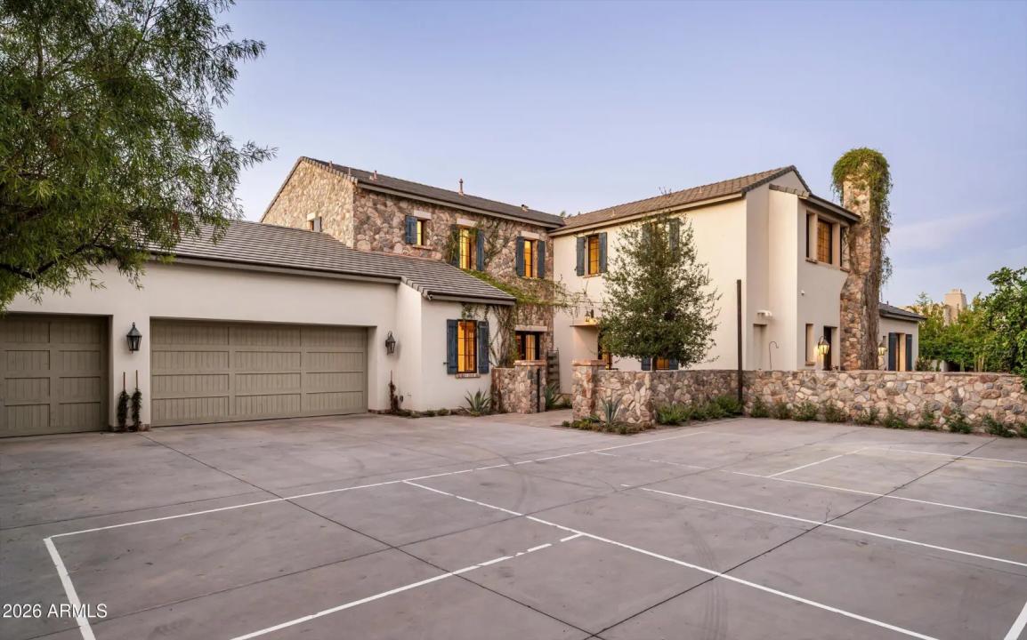 Real Estate Picture 3
