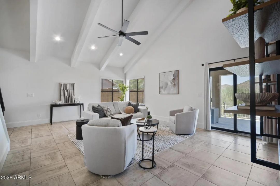 Real Estate Picture 3