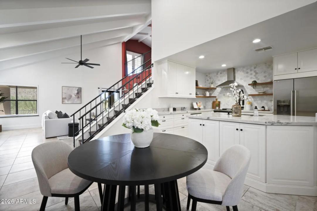 Real Estate Picture 5