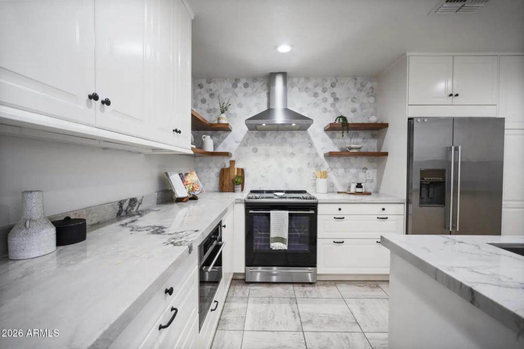 Real Estate Picture 7