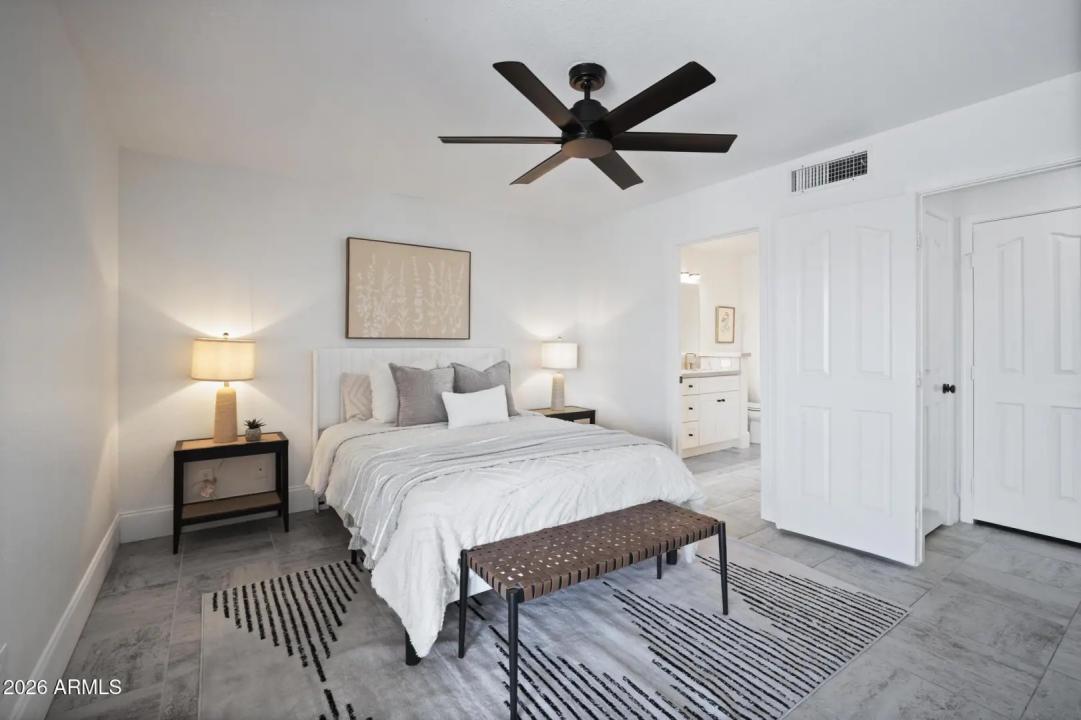Real Estate Picture 16