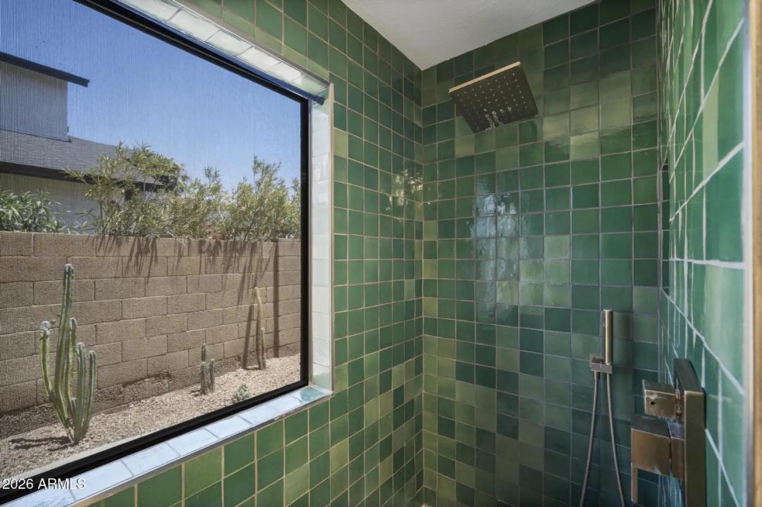 Real Estate Picture 19