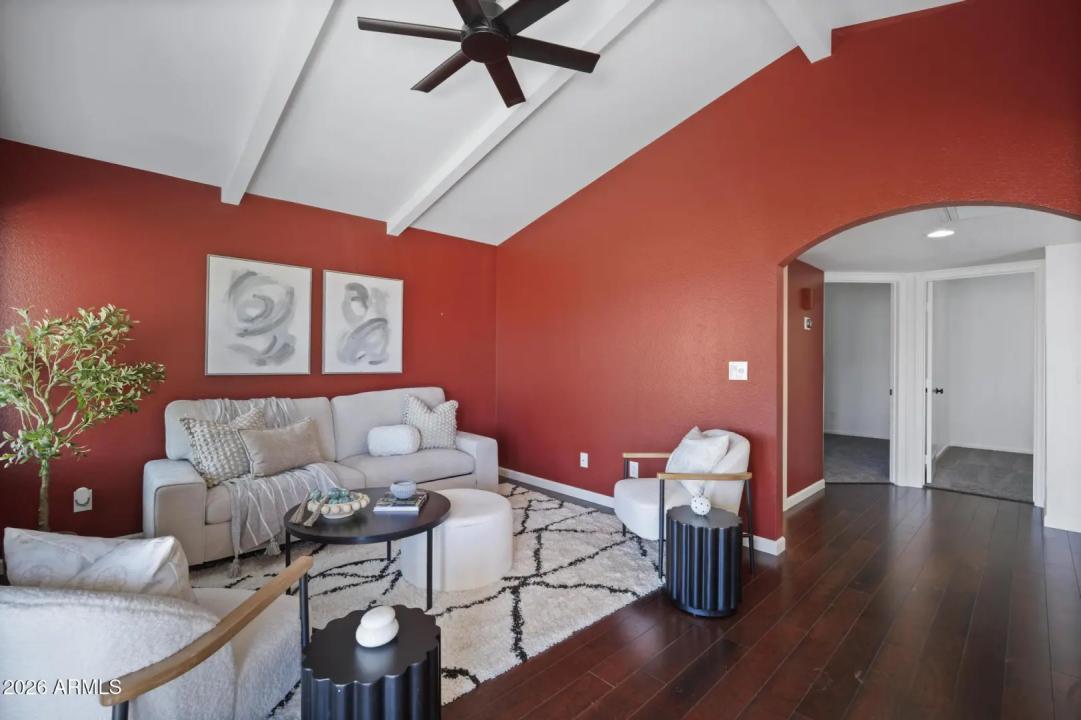 Real Estate Picture 24