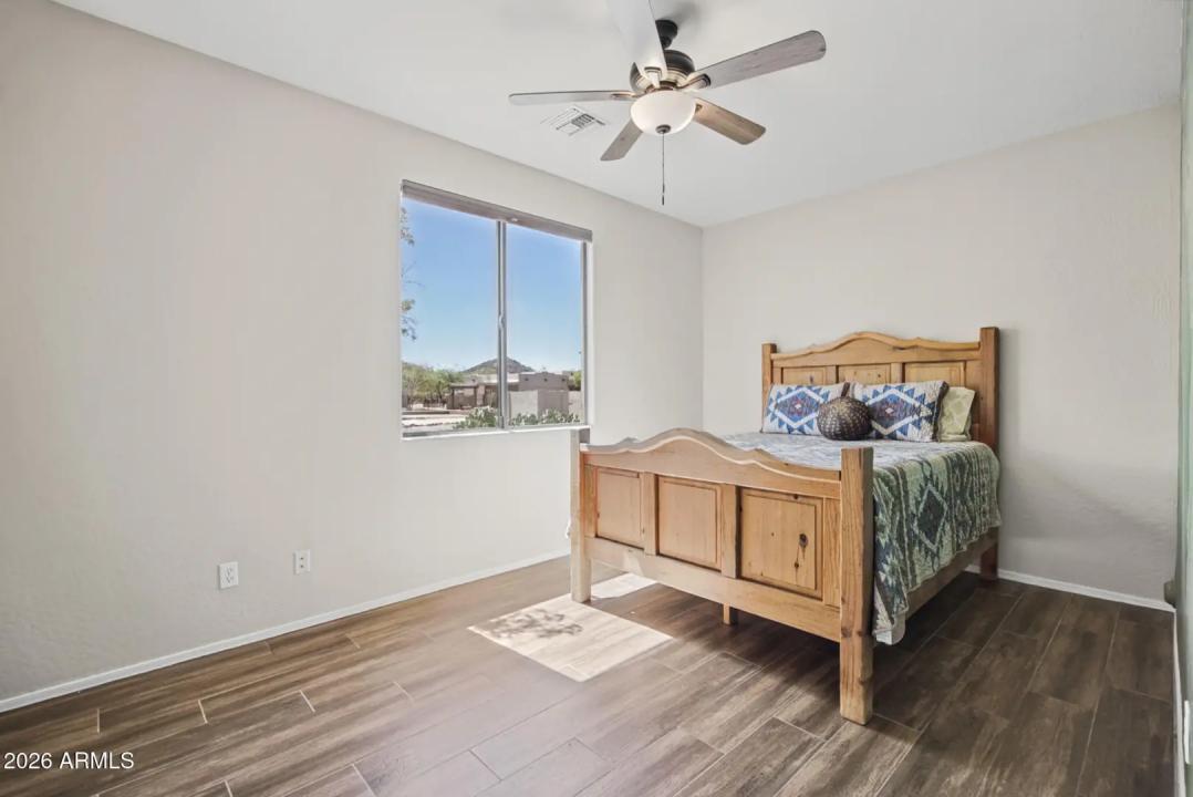 Real Estate Picture 15