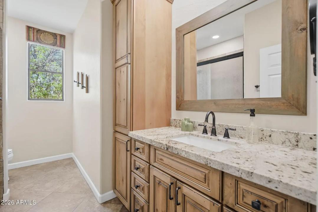 Real Estate Picture 16