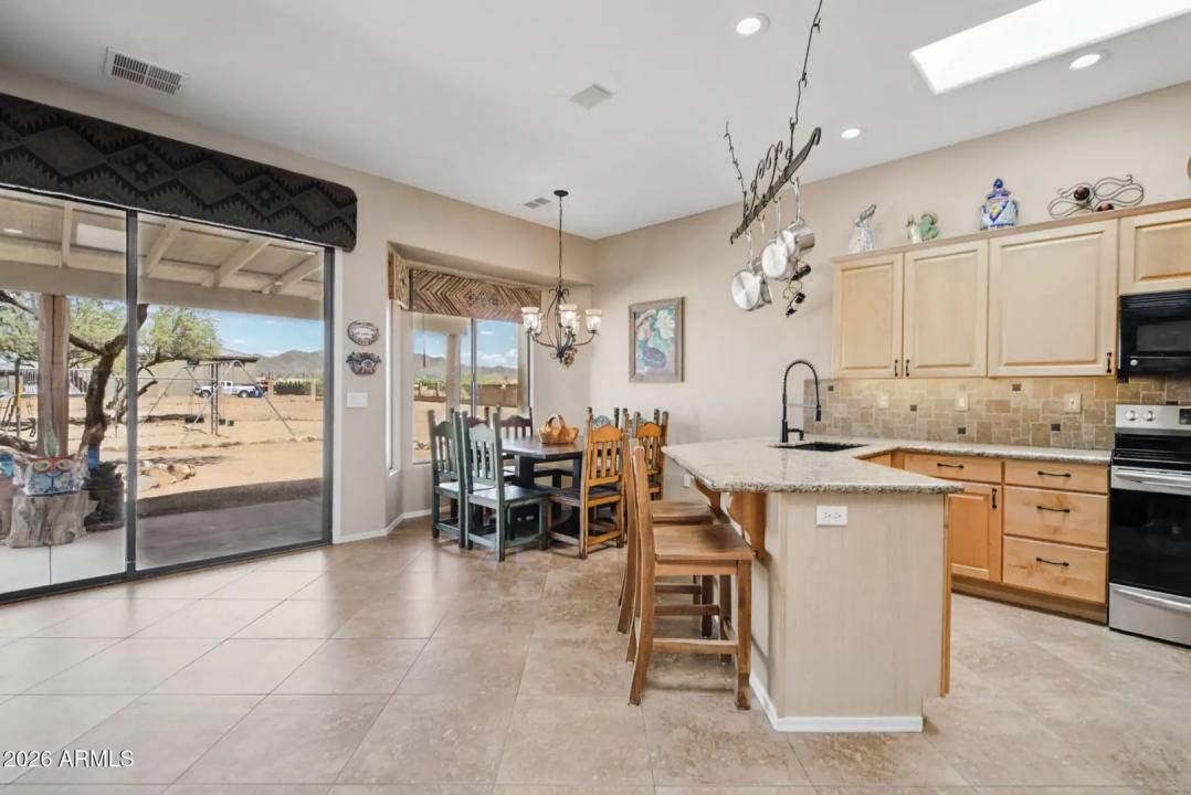Real Estate Picture 10