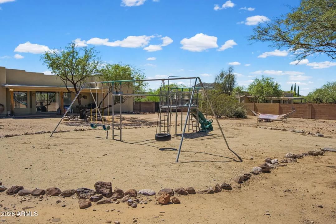 Real Estate Picture 33