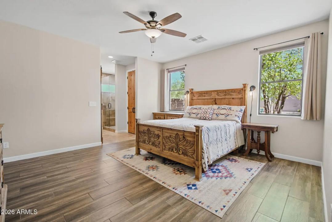 Real Estate Picture 24