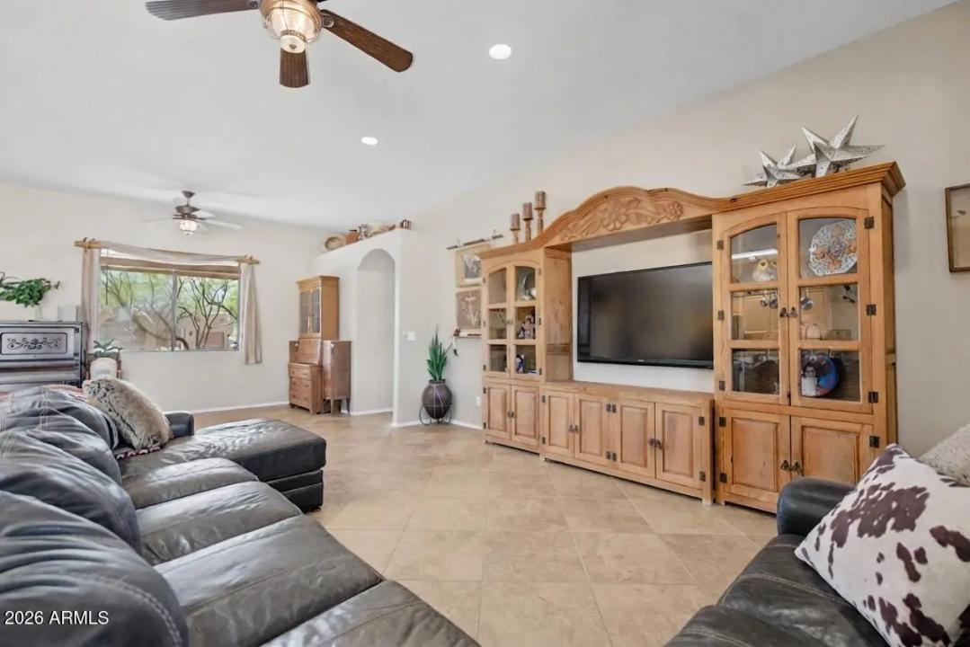 Real Estate Picture 9